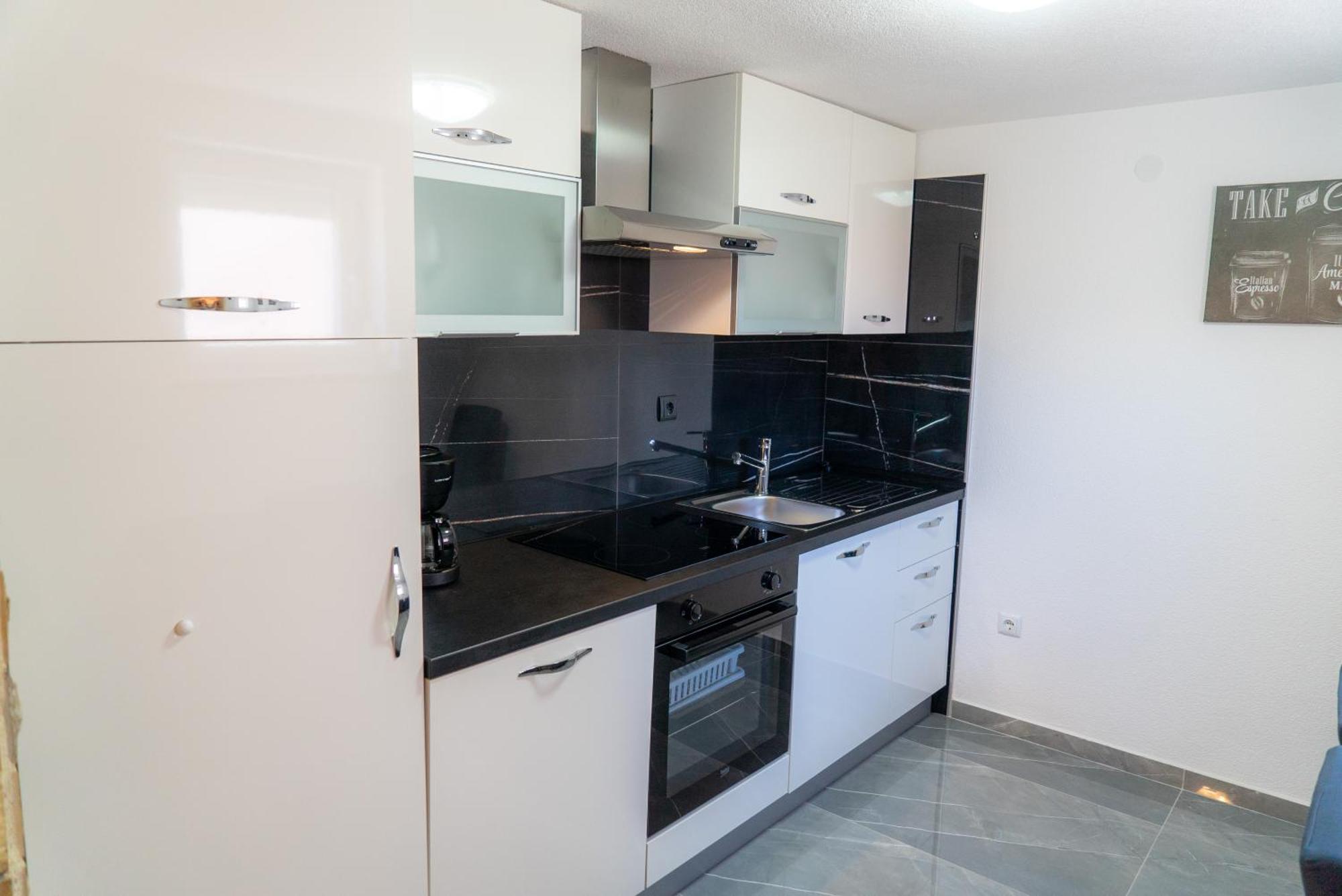 טיסנו Apartments Zubcic מראה חיצוני תמונה